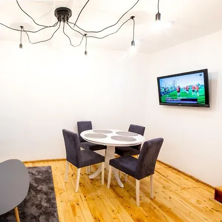 Lucifer City Center Apartment